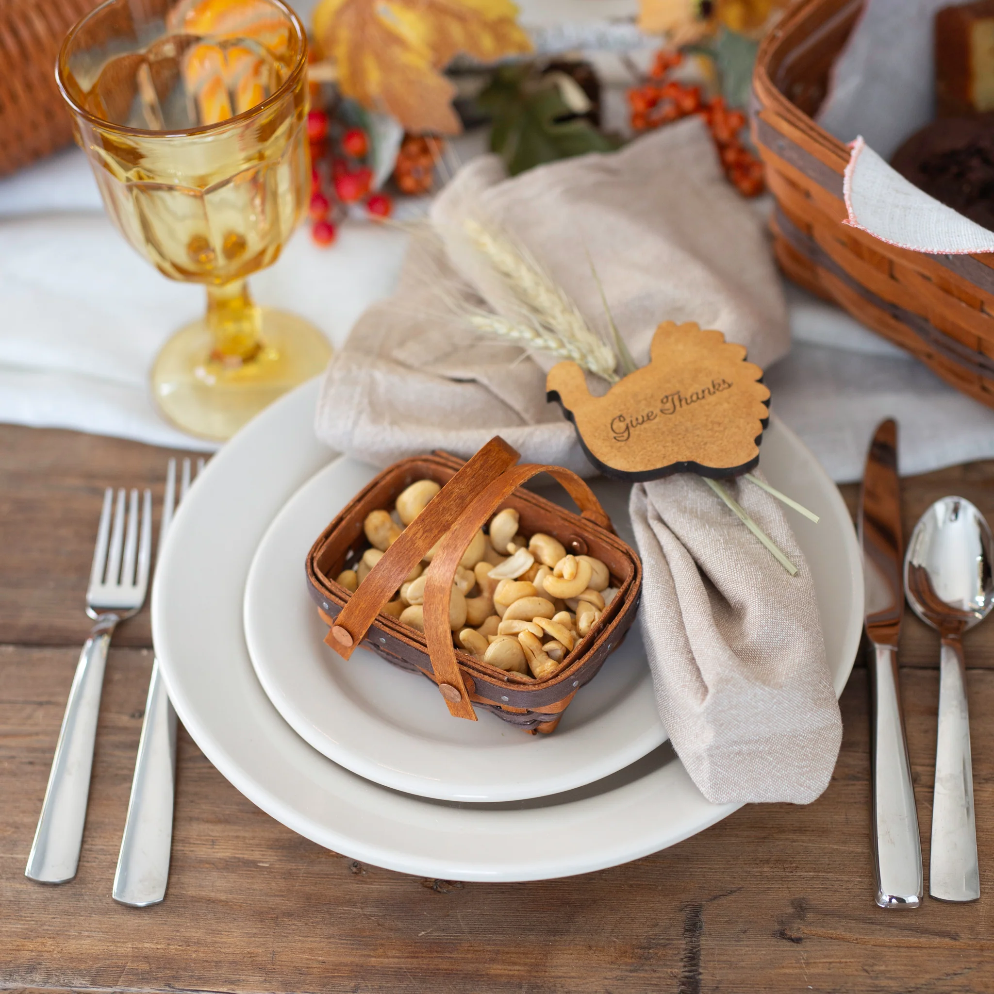 Thanksgiving 4-Piece Give Thanks Wooden Turkey Napkin Ring Set with Leather Loops - Image 5