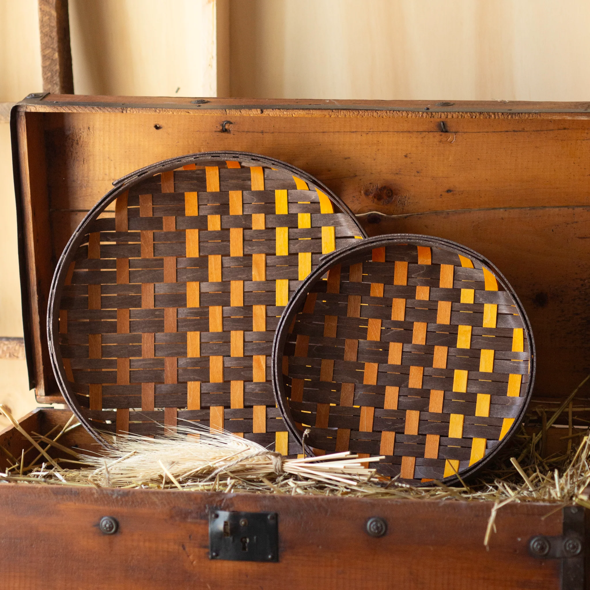 Harvest Small Round Tray Basket - Dark Roast Ombre - Image 2