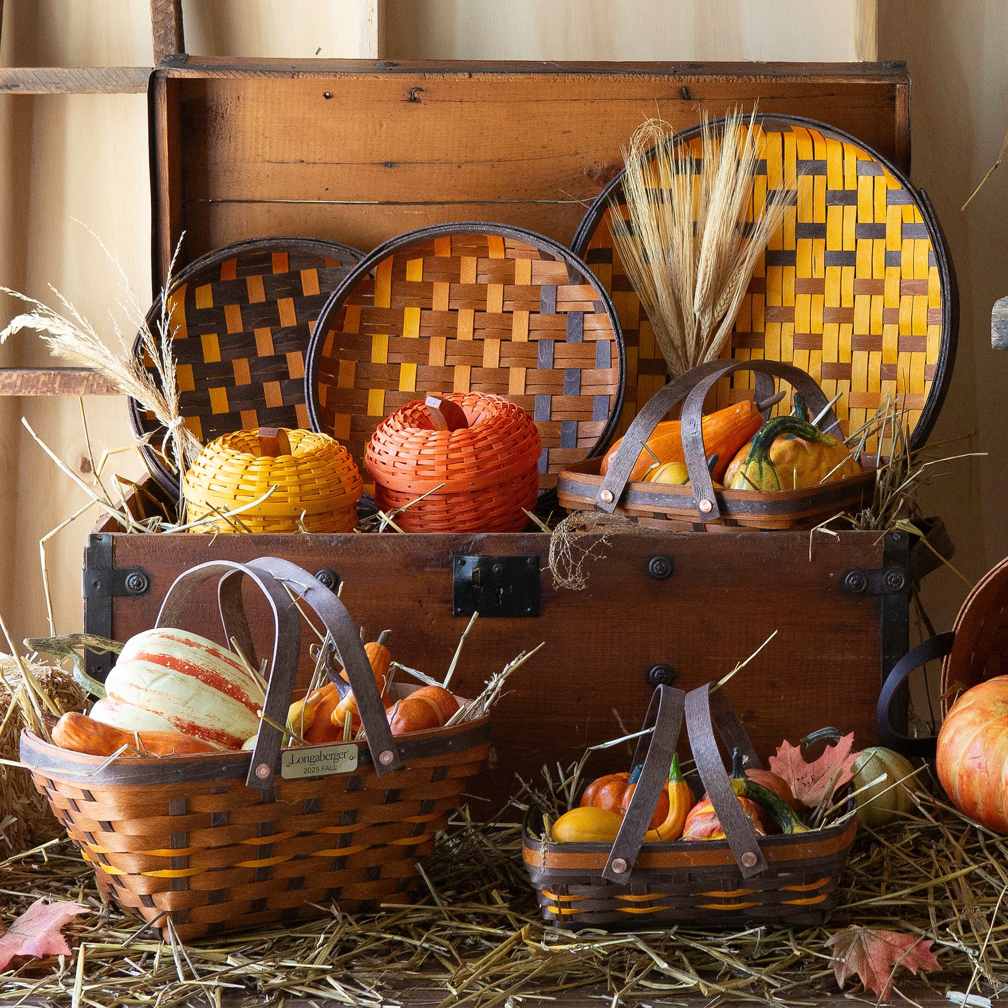 Harvest Small Round Tray Basket with Protector - Dark Roast Ombre - Image 2