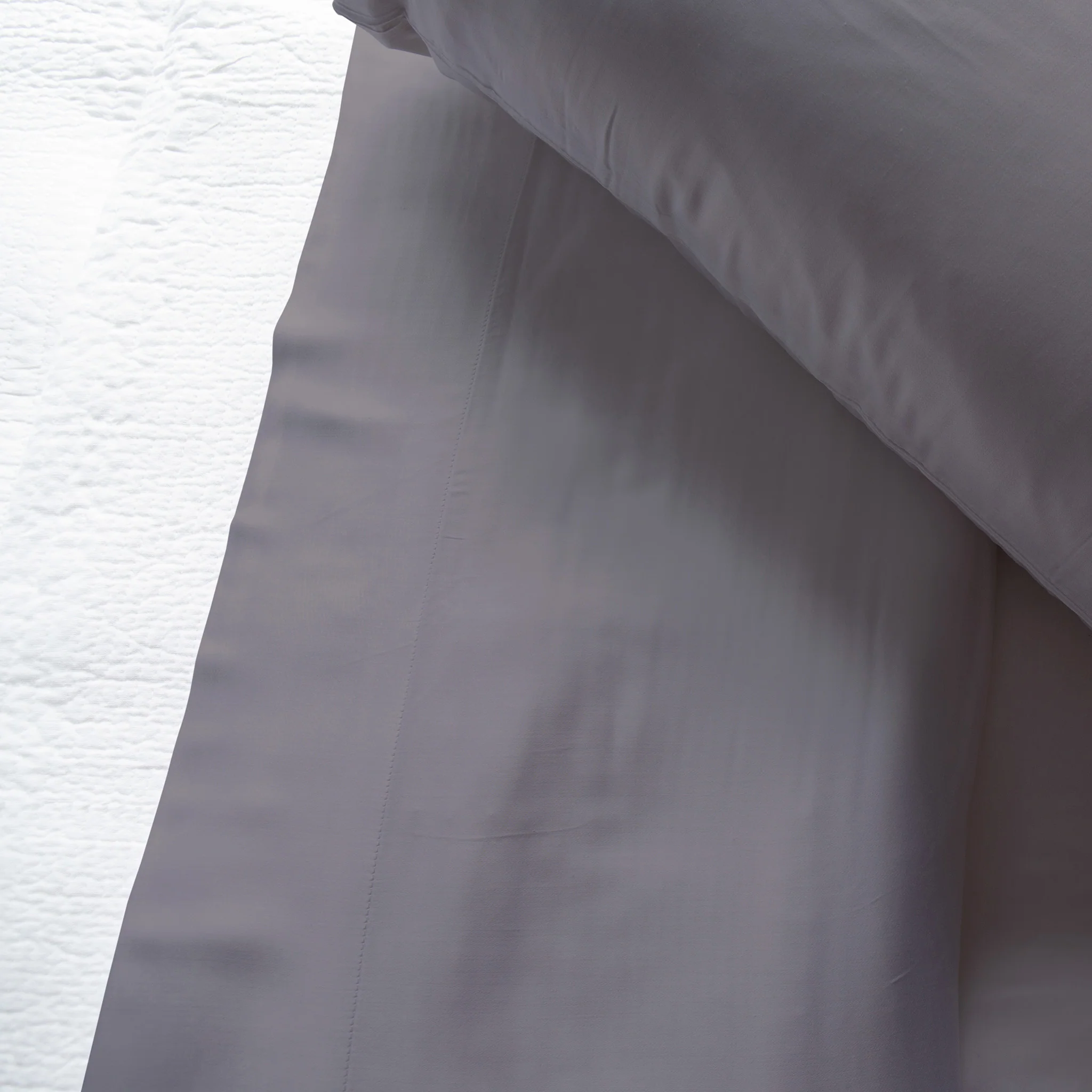 Longaberger 7-Piece Bedding Set - White Quilt with Smoke Sheet Set - Image 3
