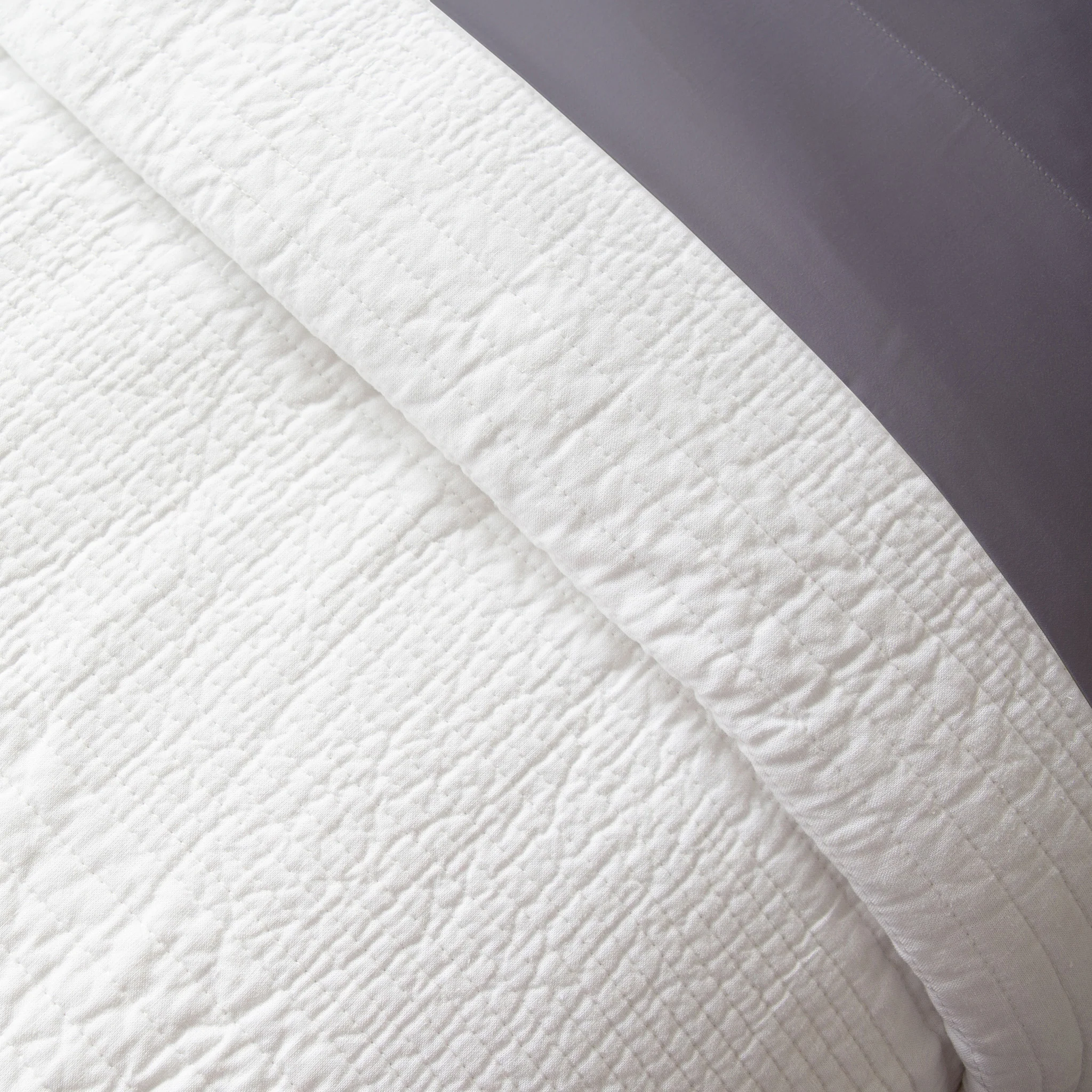 Longaberger 7-Piece Bedding Set - White Quilt with Smoke Sheet Set - Image 4