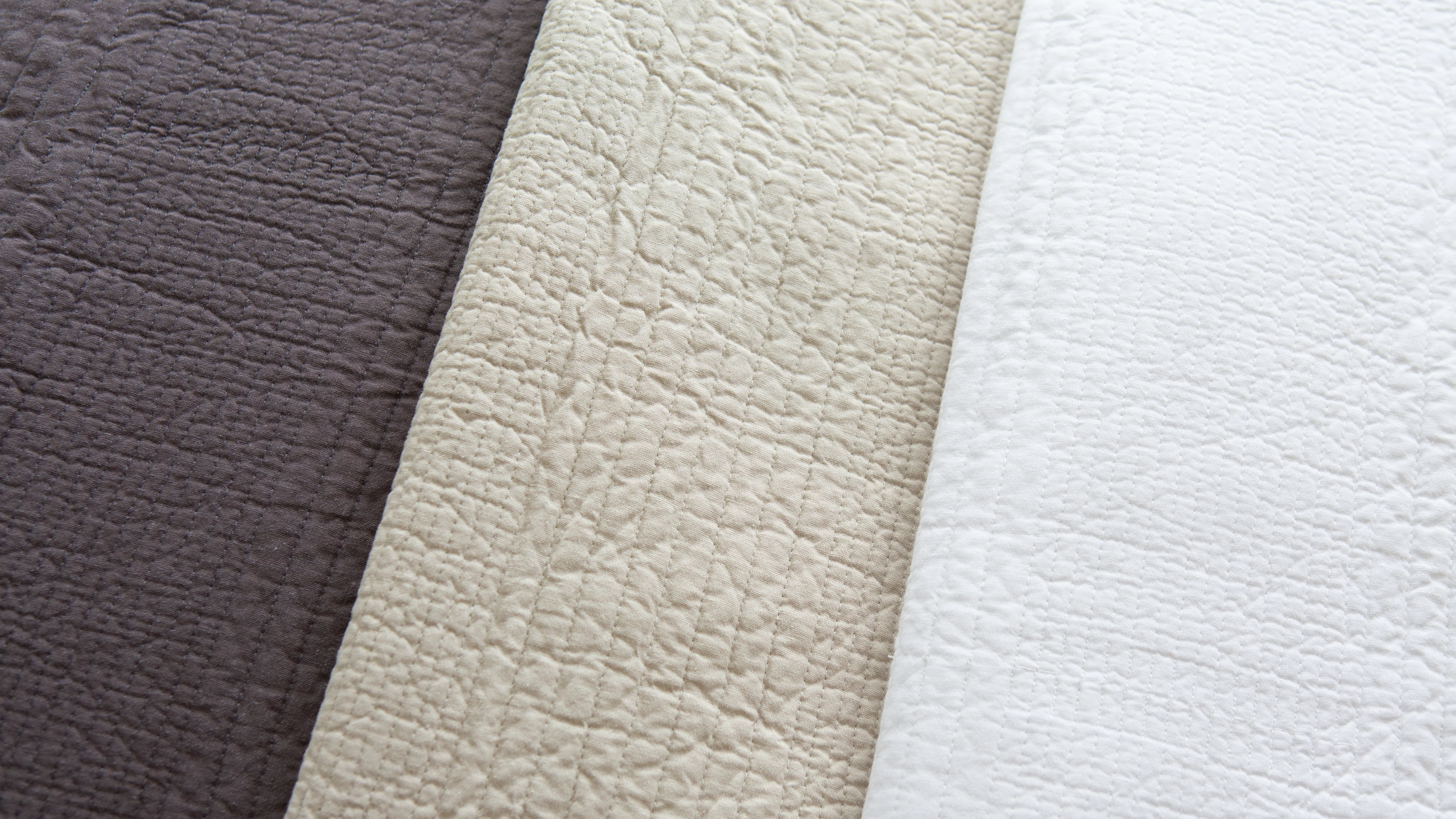 White Longaberger Quilt - Image 4